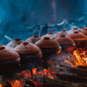 niêu cá kho trên bếp lửa